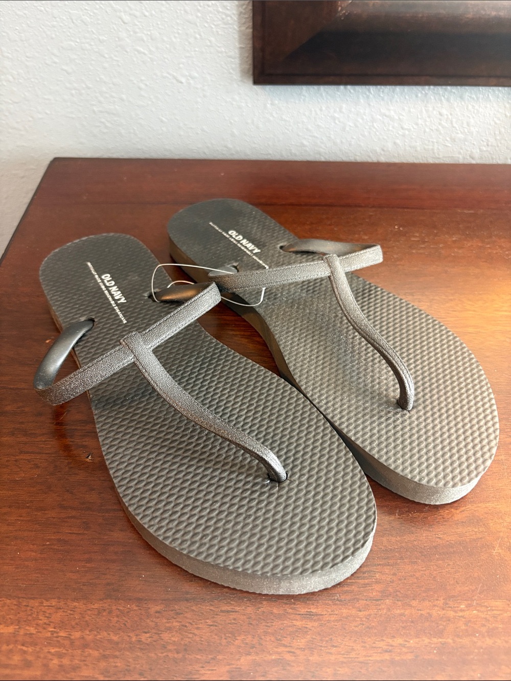 Old Navy Women's Black Flip Flop Sandals